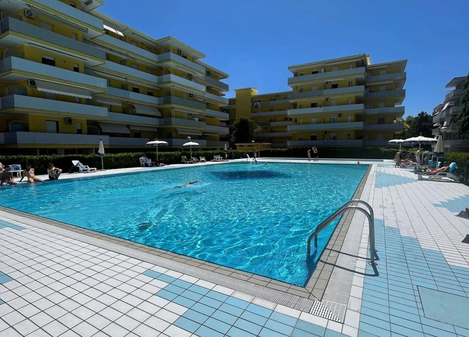 Apartment Your Tranquil Escape In Bibione - Beahost