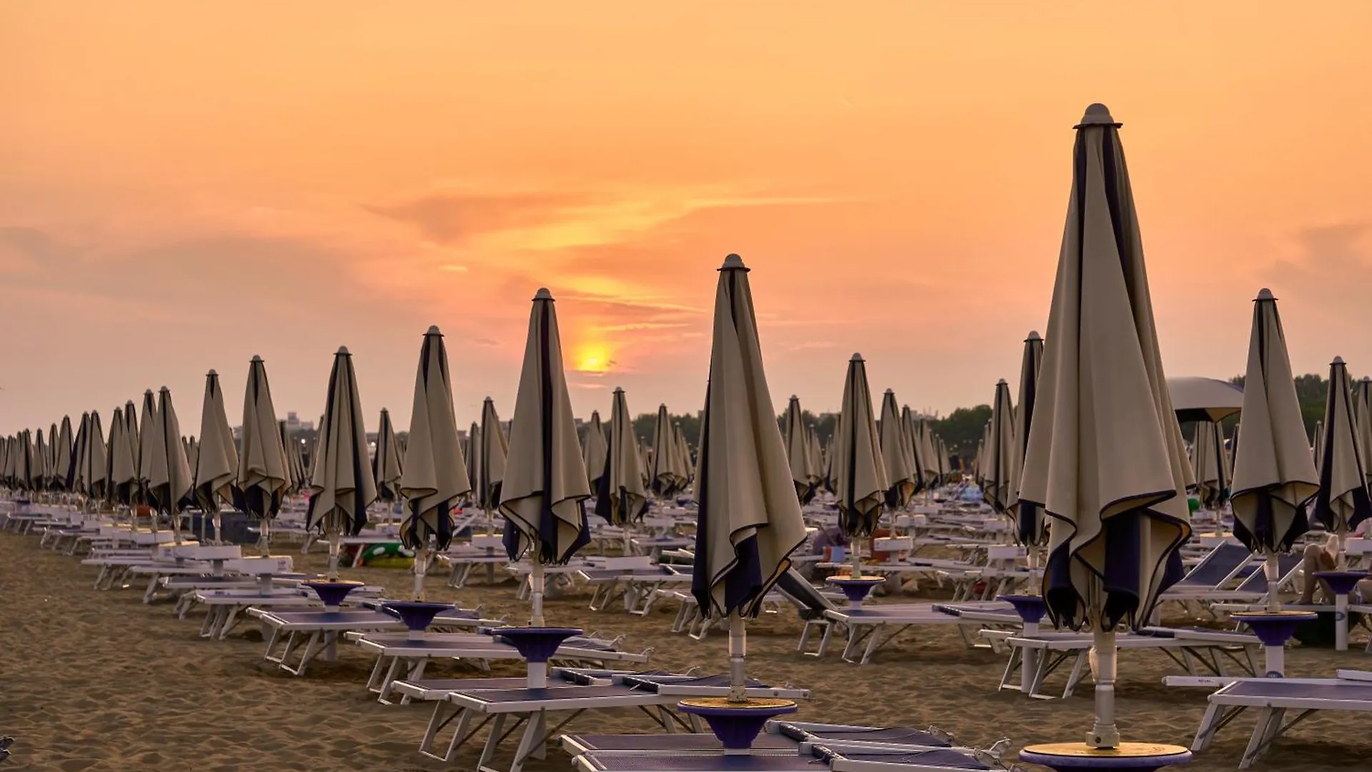 Your Tranquil Escape In Bibione - Beahost Apartment